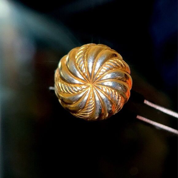 Swirl & Square Earrings - Picture 4 of 8